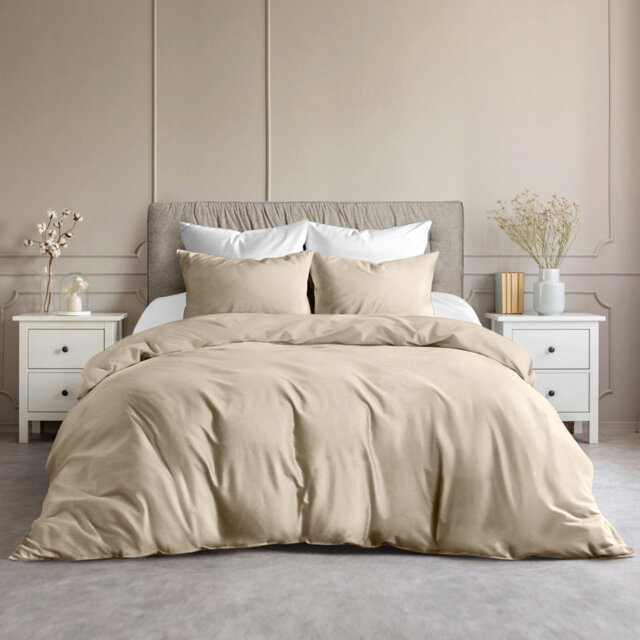 Plain Microfibre Reversible Contemporary Quilt Duvet Cover with Pillowcases