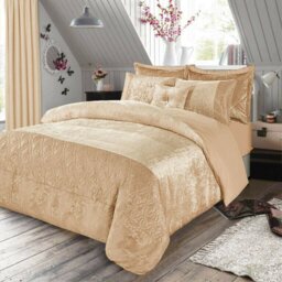 Santiago 3 Piece Crushed Velvet Duvet Cover Set Ultra Soft Luxurious and Easy Care Bedding