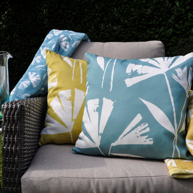 Alma Outdoor Indoor / Outdoor Floral Square Scatter Cushion Cover/Cushion with Filling