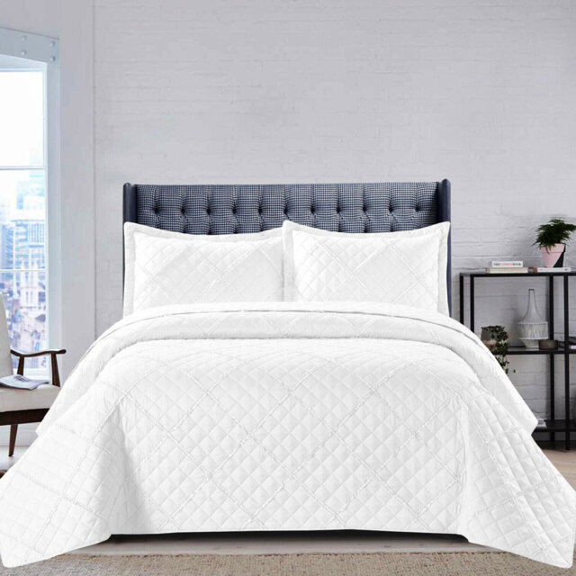 Dez Polyester Geometric Shapes Bedspread with Pillow Shams Included
