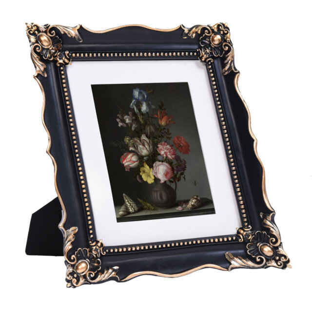 Tyaskin Picture Frame with Mat