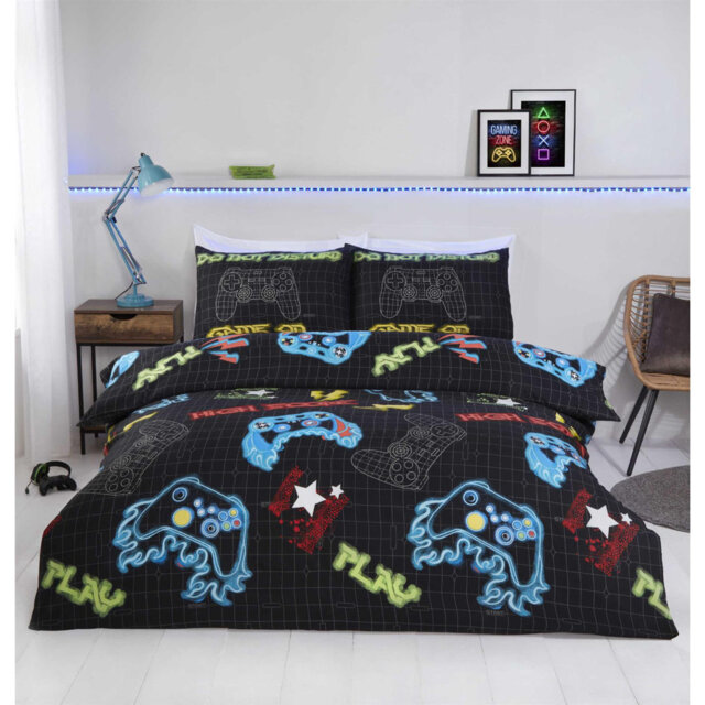 Saraphina Polyester Duvet Cover Set with Pillowcases Included