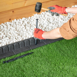 MOWER-BORDERS Landscape & Nature Rubber Garden Statue