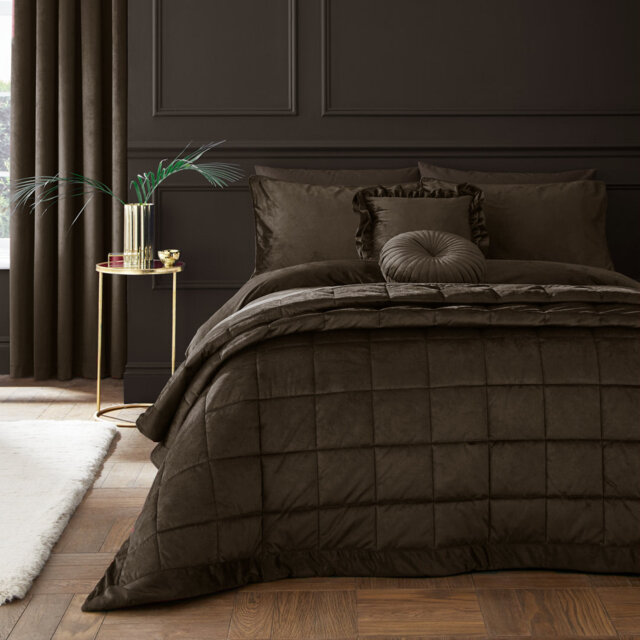 Kingsley Matt Velvet Quilted Bedspread