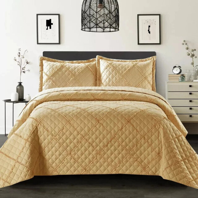 Luxury Quilted Modern Ruffle Bedspread Box Pattern Soft Comforter Bedding Set With Pillow Shams