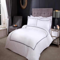 Ervin Linen Geometric Shapes Duvet Cover Set with Pillow Shams Included