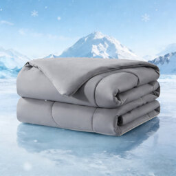 Super Cooling Blanket Summer Comforter Lightweight Breathable 320 GSM Cold Blanket for Hot Sleepers.