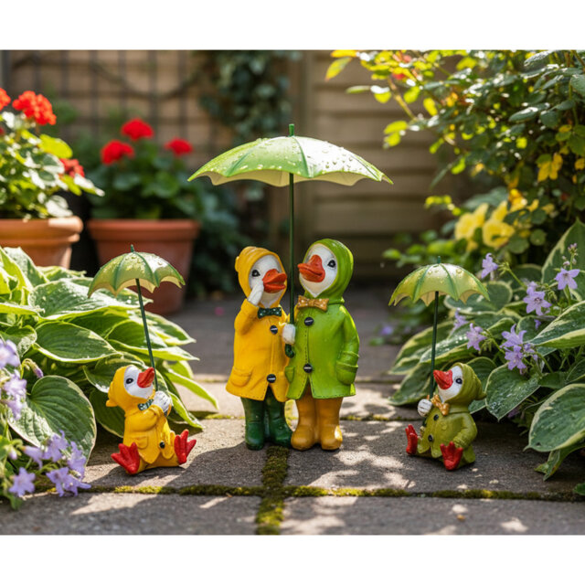 Charming Duck Family Garden Ornaments With Umbrella
