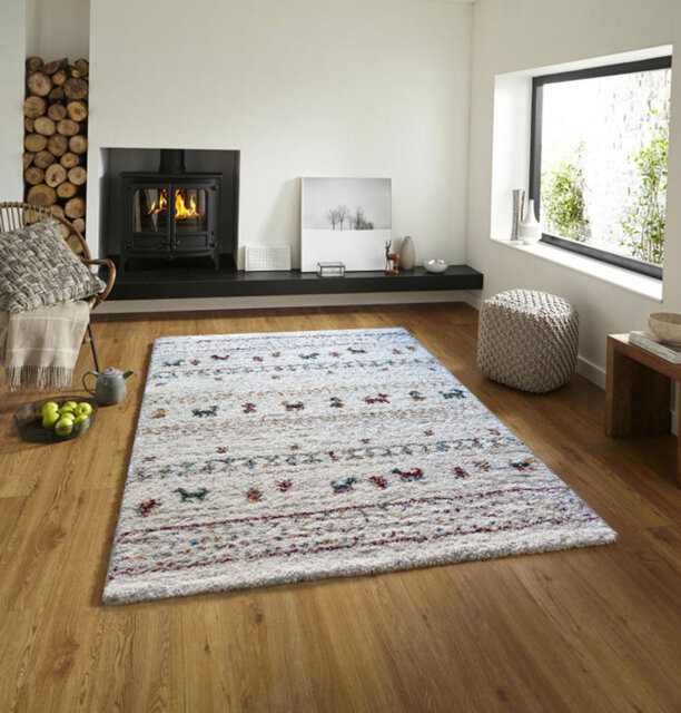 Ambarvale Ethnic Shaggy Cream Rug