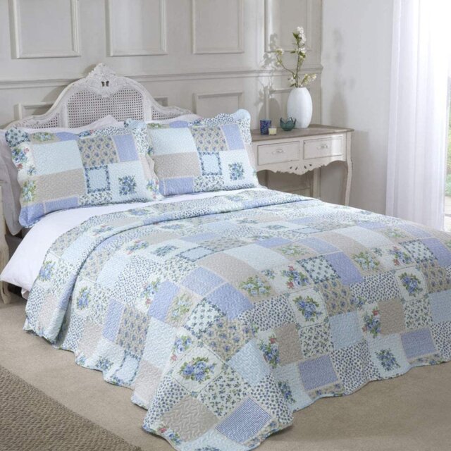 Haygarden Polyester Patchwork Bedspread with Pillow Shams Included