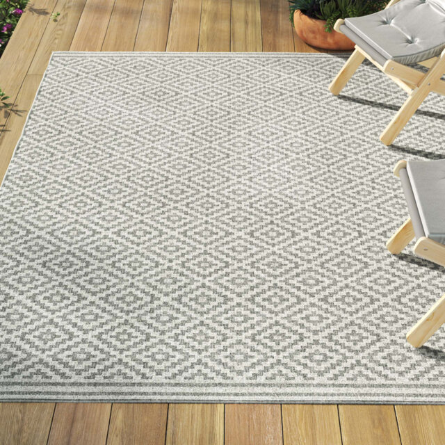 Aaima Geometric Indoor / Outdoor Area Rug