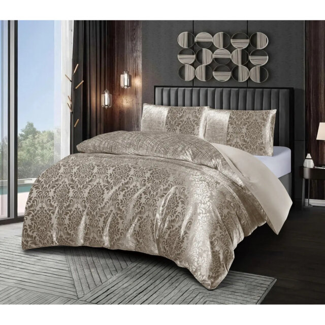 Polyester Duvet Cover Set with Pillow Shams Included