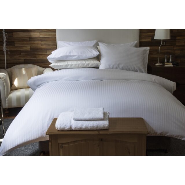 Plain Dye 540 TC Hotel Suite Egyptian-Quality Cotton Duvet Cover Set