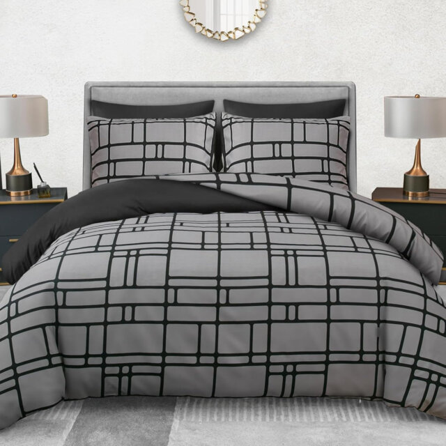 Complete Premium Brushed Microfiber Bedding Set with Black Fitted Sheet – Reversible Quilt Cover, Soft & Breathable Comfort