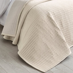 Velvet Pinsonic Quilted Bedspread