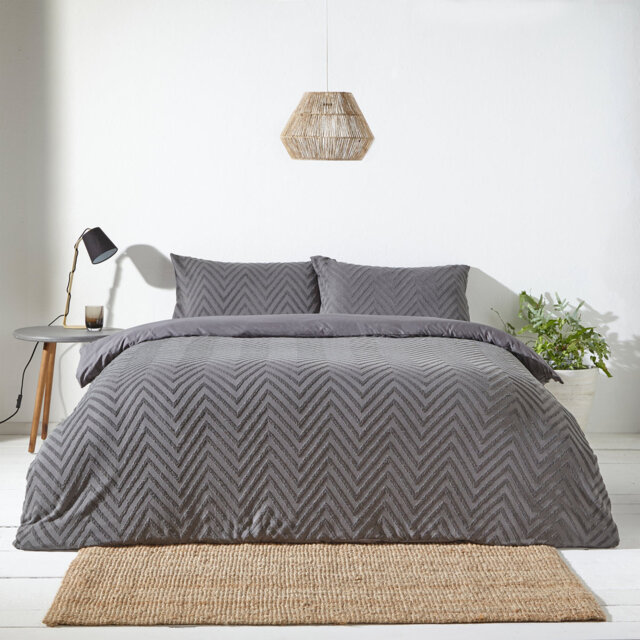 Cotton Chevron / Zig Zag Duvet Cover Set with Pillowcases Included