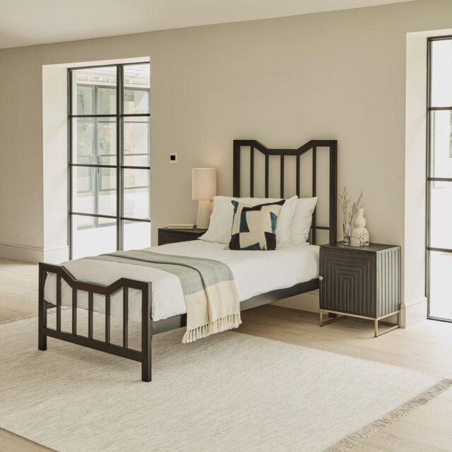 Agna Metal Bed