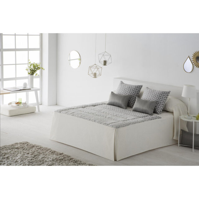 Gillispie Polyester No Pattern Bedspread