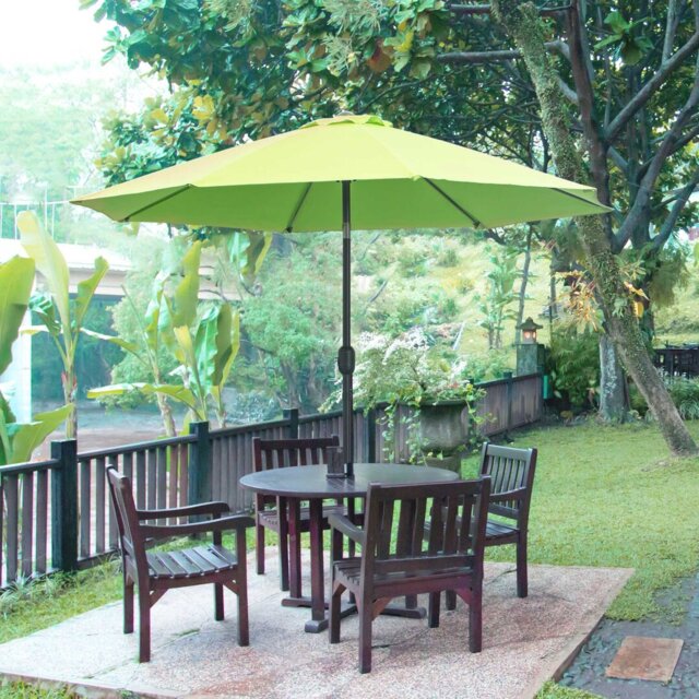 Poteet 2.6m Traditional Parasol