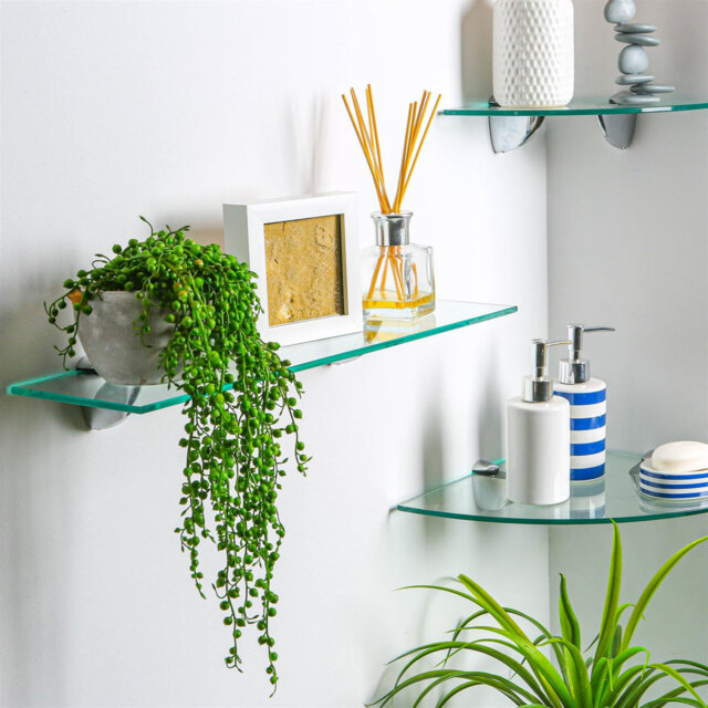 Harbour Housewares - Floating Glass Shelf with Metallic Brackets