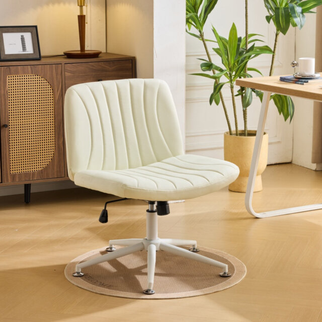 "25""W Cat's Claw Leather Adjustable Height Swivel Office Chair"