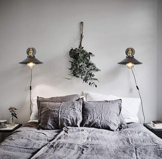 Plug-in Armed Sconce