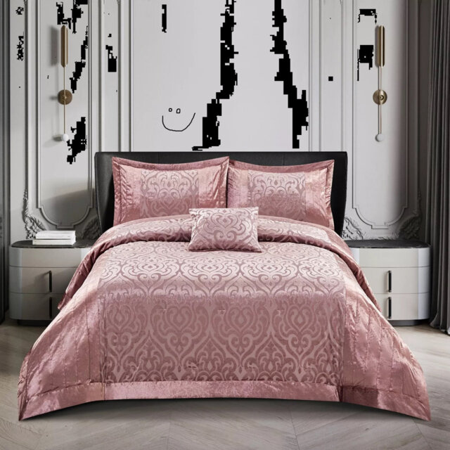 Wanship Polyester Bedspread with Pillow Shams Included
