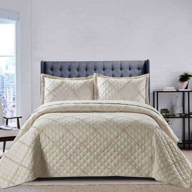 Dez Polyester Geometric Shapes Bedspread with Pillow Shams Included
