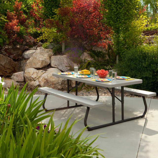 Lifetime Outdoor furnitures 6-Foot Classic Folding Picnic Table