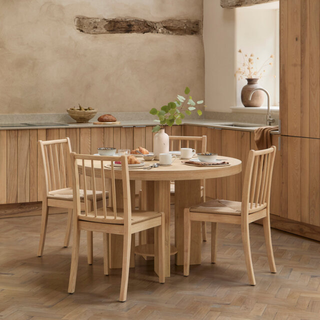 Marlon Whitewash Oak Round Dining Table Set - 4 Seater - Tilly Woven Dining Chairs - Whitewash Oak Legs