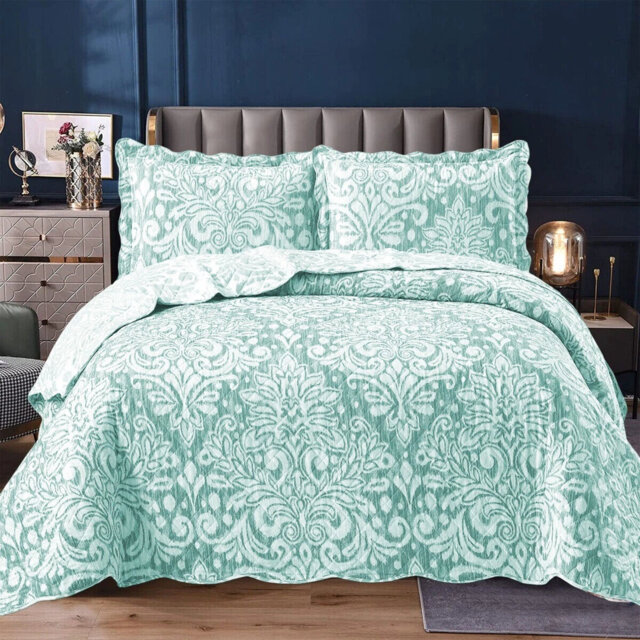 Polyester Patchwork Bedspread with Pillow Shams Included