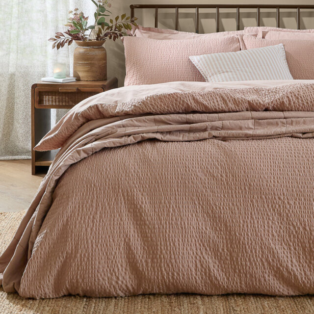 Hebden Relaxed Seersucker Duvet Cover Set