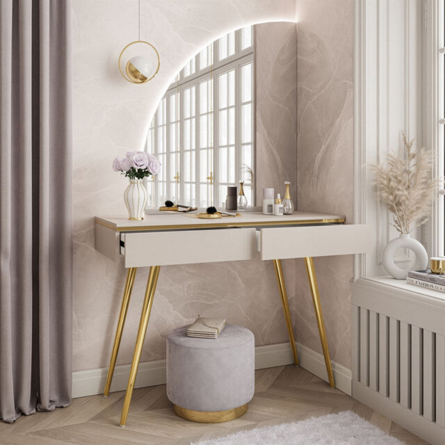 Avdulah Dining Table