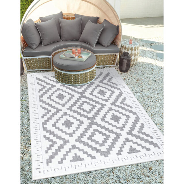 Brannan Power Loomed Grey/White Indoor/Outdoor Rug