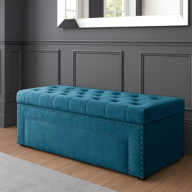 Duke Ottoman Storage Box - Chesterfield Upholstered Blanket Box - Plush Velvet Ottoman Bench with Storage