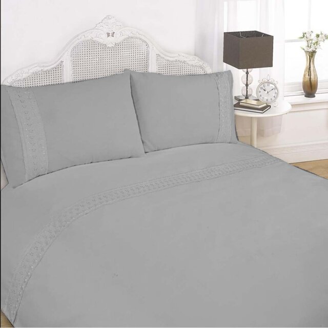 Dundalk Polyester Solid Colour Duvet Cover Set with Pillowcases Included