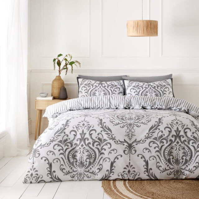 Polycotton Damask Duvet Cover Set with Matching Pillowcases - Soft Yarn Bedding