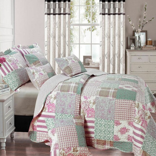 Printed Bedspread Set with Vintage Floral Patchwork Design, Soft Microfiber Coverlet Set with Matching Pillow Shams for All Seasons