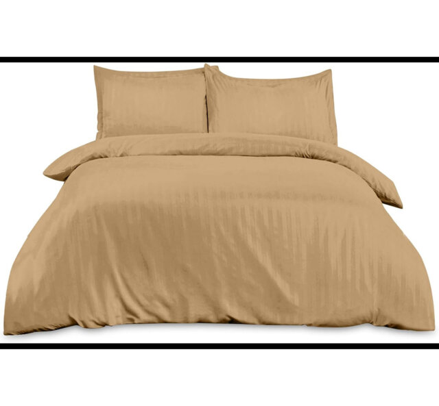 Soft Cotton Duvet Cover Set 200 Thread Count Breathable Lightweight Bedding Set with Pillowcases Durable Easy Care Bed Linen UK