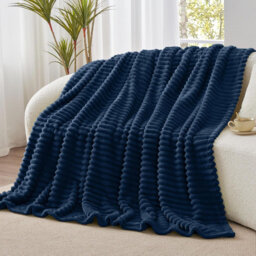 Machine Tufted Throw Blanket