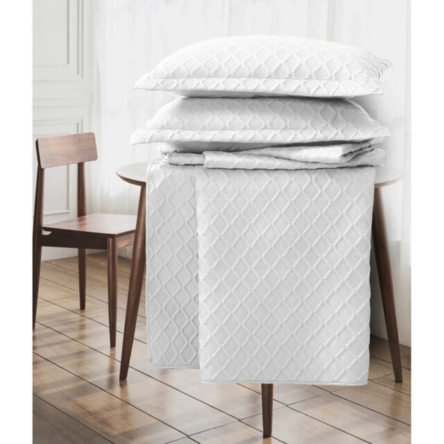 Polyester Solid Colour Bedspread with Pillow Shams Included