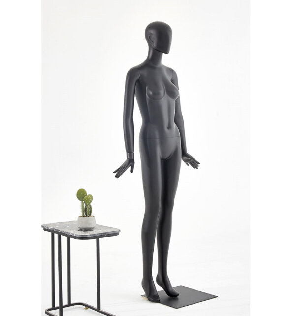Altje People Statue