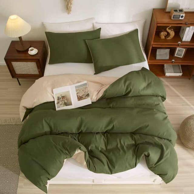Polyester Solid Colour Duvet Cover Set with Pillowcases Included