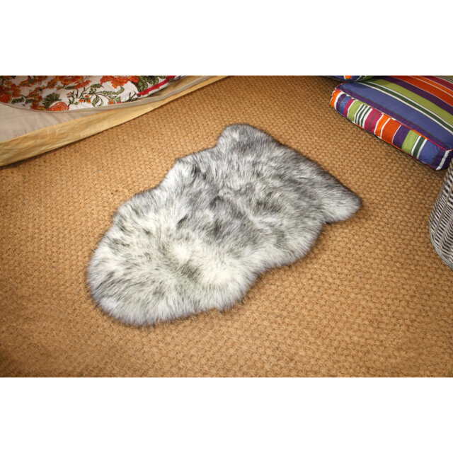 Christine Shaggy Sheepskin White/Black Rug