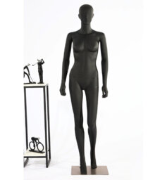 Amanie People Statue