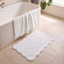 Gracie Floral Jacquard Scalloped Bath Mat