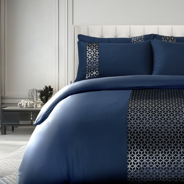 Polyester Geometric Duvet Cover Set with Pillowcases Included