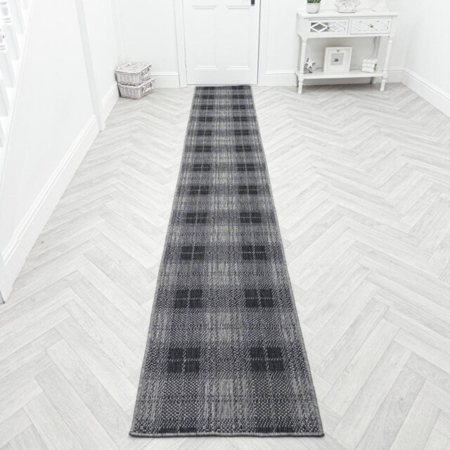 Plaid Black Indoor/Outdoor Hallway Runner Rug – Durable, Reversible & Hardwearing Carpet for Home or Garden