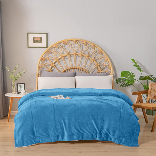 Home Comfort Sherpa Fleece Throw Blanket Cozy Reversible Blanket for Bed Sofa and Couch