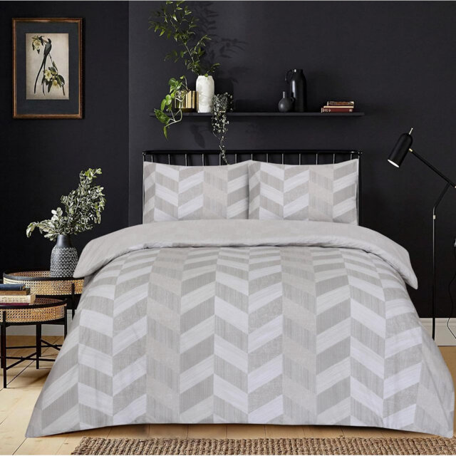 Complete Bedding Set Cotton Rich Checkered Duvet Cover, Fitted Sheet & Pillowcases Soft, Breathable & Wrinkle-Resistant